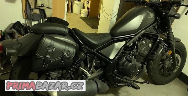 moto-brasny-honda-rebel