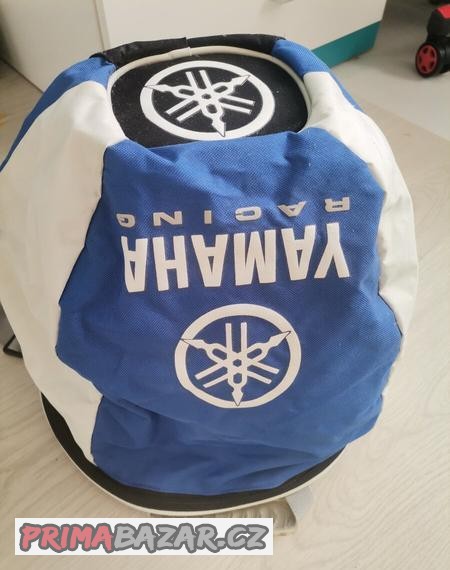 batoh-na-helmu-yamaha