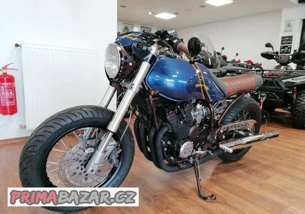 yamaha-xj-600-cafe-racer-stavba