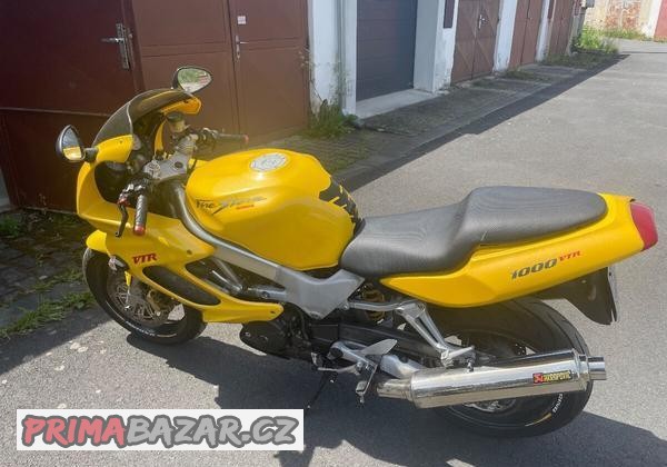 triumph-955i-vtr-1000
