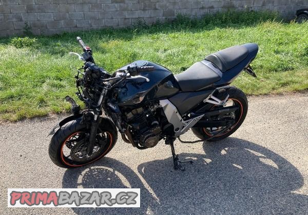 Rozprodam na nahradni dily KAWASAKI Z750 2004-2006