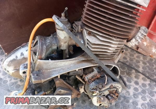 Motor perak