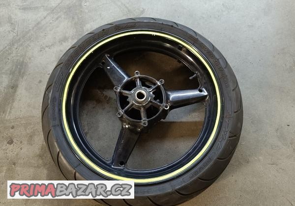 yamaha-r1-predni-kolo