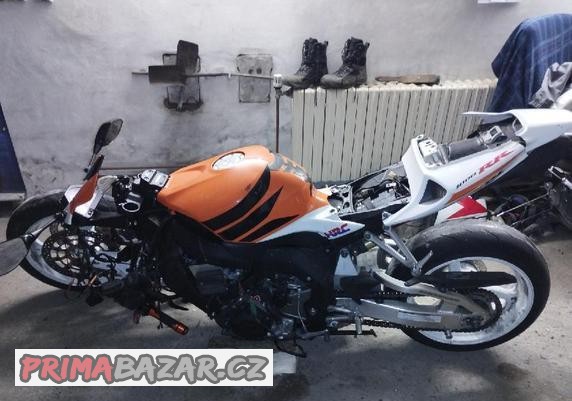 honda-cbr-1000-rr-fireblade-na-dily-04-05