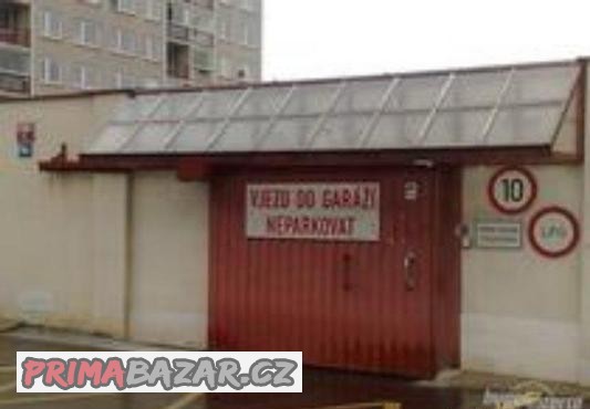 parkovani-motorky-v-garazi-praha-6-repy-2-makovskeho-ul
