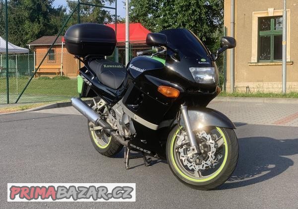 kawasaki-zzr-600