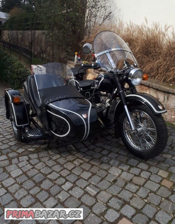 ural-retro-750-s-postrannim-vozikem