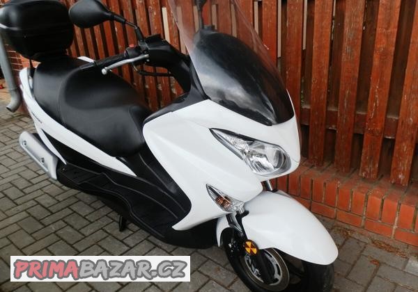 suzuki-burgman-125-2018