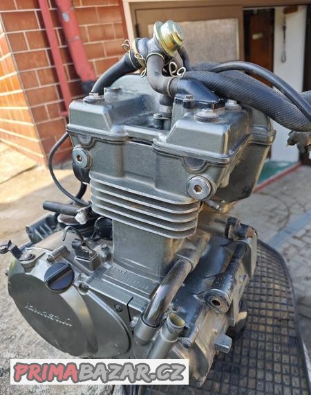 kawasaki-kle-500-2002-motor-tlumice-kola
