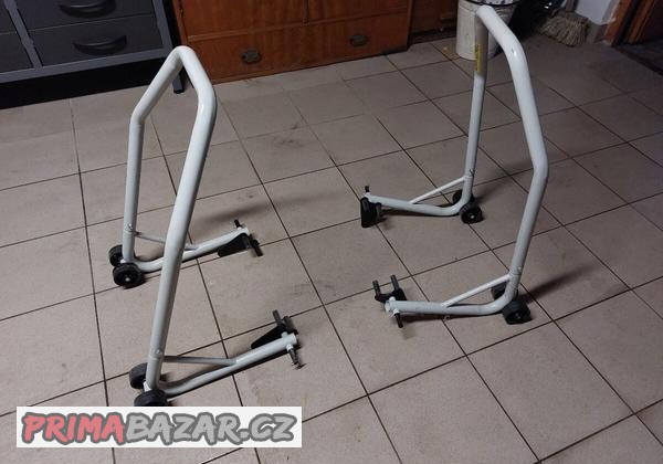 stojan-pro-motorku