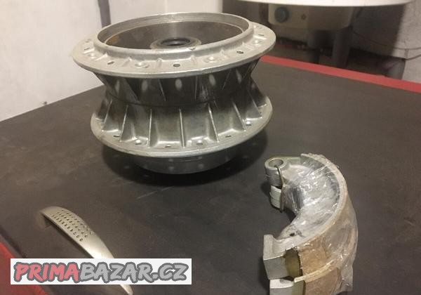 Prodám zadní buben + pakny ČZ 125 511 motokros