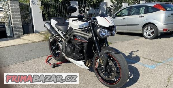 triumph-speed-triple-1050-rs