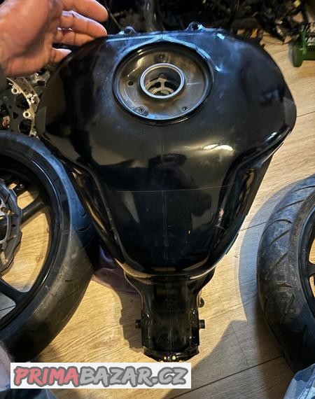 nadrz-na-honda-cbr-1000rr-fireblade-04-07