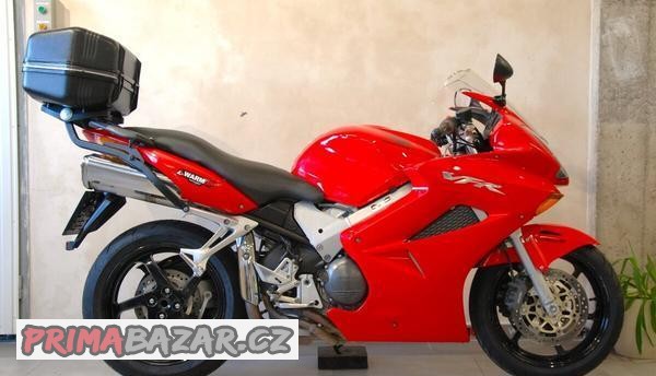 honda-vfr-800-hezky-stav-zadne-upravy-akce-zima