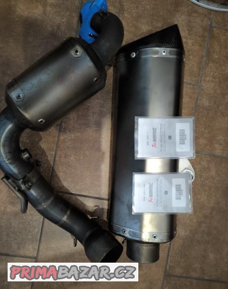 vyfuk-akrapovic-na-model-bmw-g-310-gs