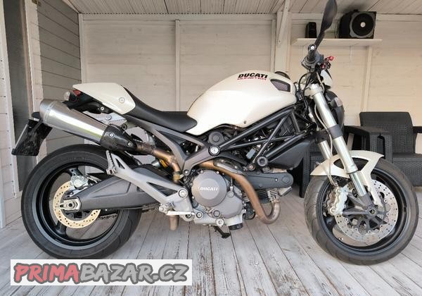 ducati-monster-696