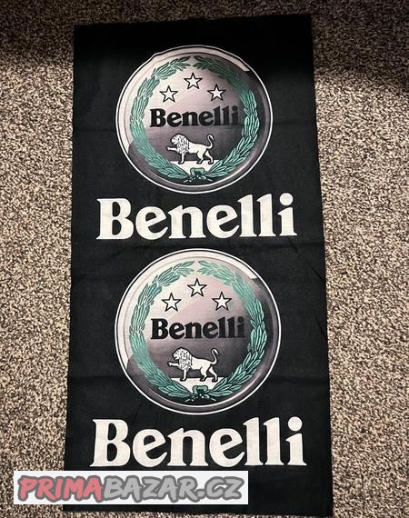 Benelli, rukáv na krk