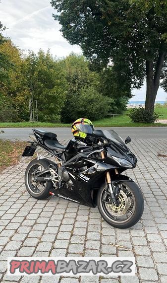 triumph-daytona-675