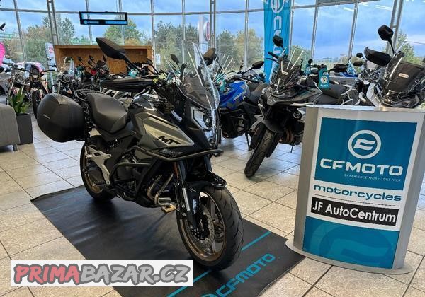cfmoto-700-mt-premium-cerna-bila-skladem