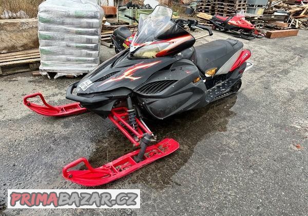 snezny-skutr-yamaha-apex-1000-2008