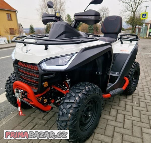 nova-prodlouzena-ctyrkolka-segway-at6l-white-red