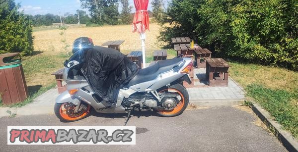 honda-vfr-800-fi-2001