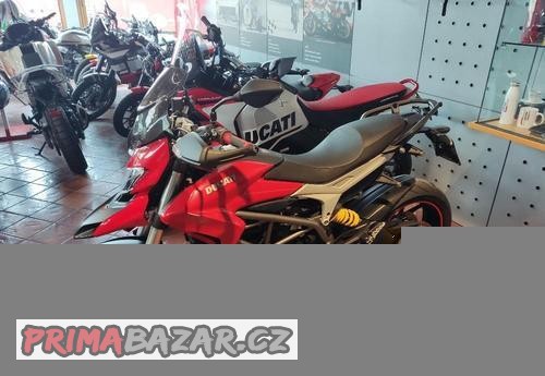 ducati-hyperstrada-821-2014