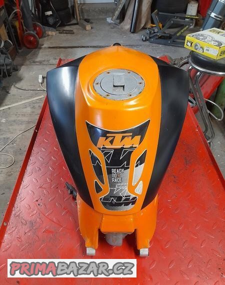 ktm-990-super-duke-lc8
