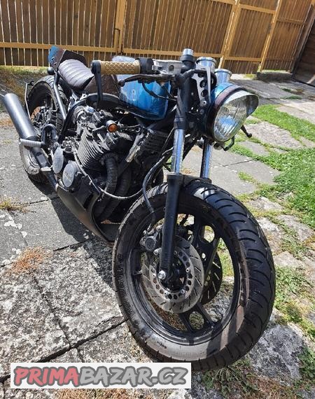 sleva-yamaha-600-cafe-racer
