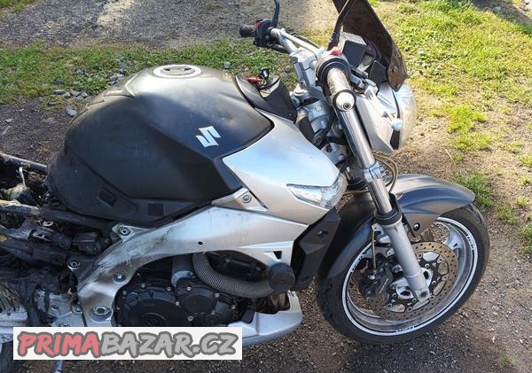 suzuki-gsr-600-2006