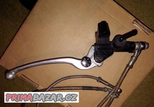 dily-suzuki-gsxr-1000-k1-k2-pridan-chladic-a-svody
