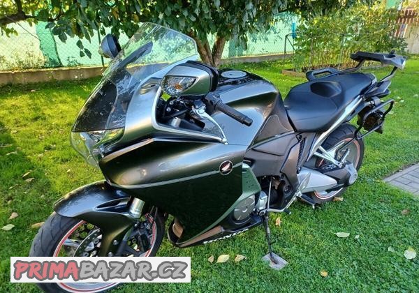 prodam-motocykl-honda-vfr-1200-f-model-2013