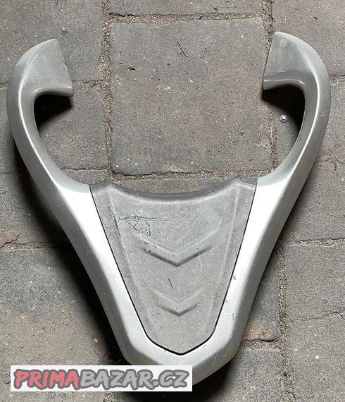 madla-spolujezdce-na-piaggio-liberty-delivery-125