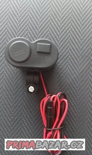zasuvka-na-motorku-s-usb