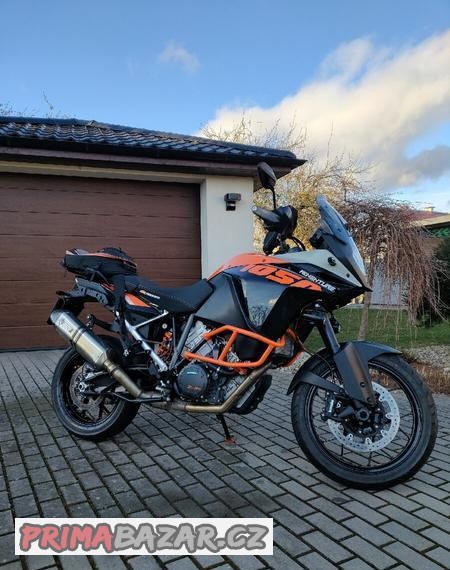 motocykl-ktm-1050-adventure