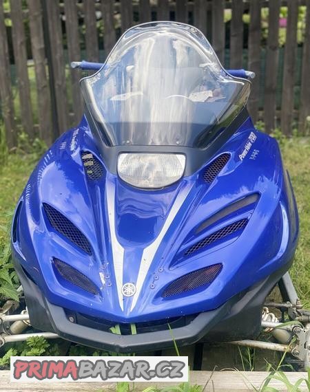 snezny-skutr-yamaha-srx-700