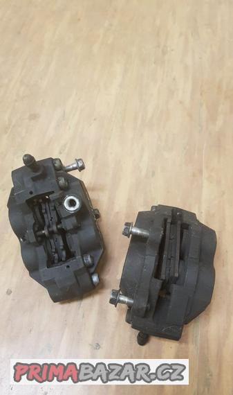 predni-brzdove-trmeny-na-suzuki-gsx-r-600-k1-k3