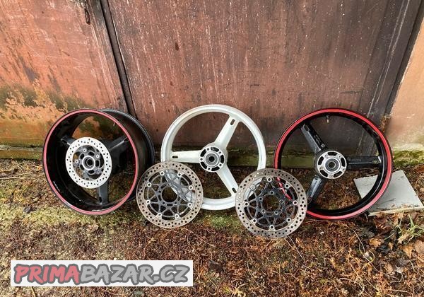 kola-na-suzuki-gsxr-1000-03-04-gsx-r-600-750-04-05