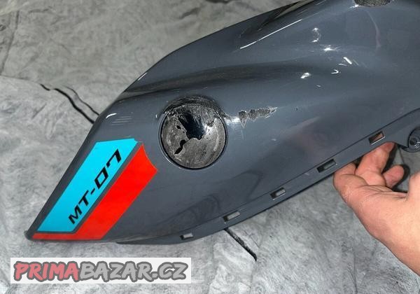 levy-bocni-dil-yamaha-mt-07-2022