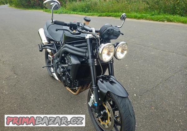triumph-speed-triple-1050