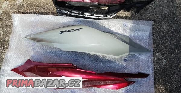 bocni-plast-pod-sedacku-honda-pcx-125-model-2020-24