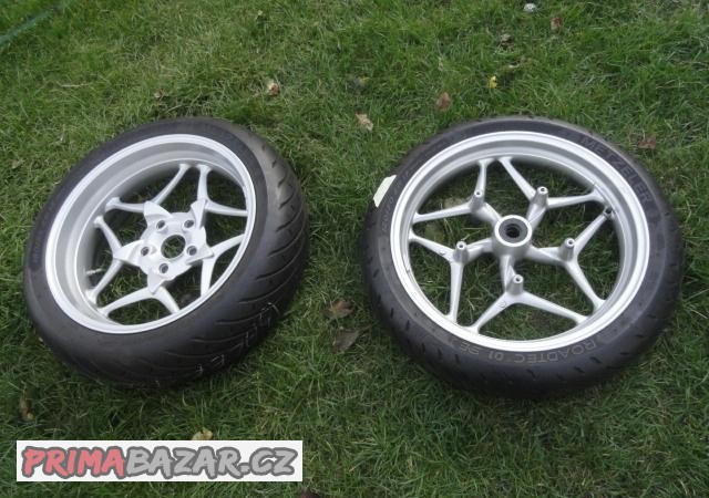 r1200r-kola-stojan-bocni-stojan-plexi