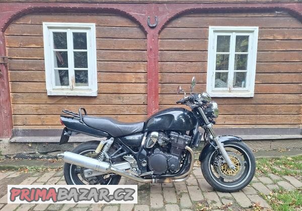 SUZUKI GSX 750 Inazuma