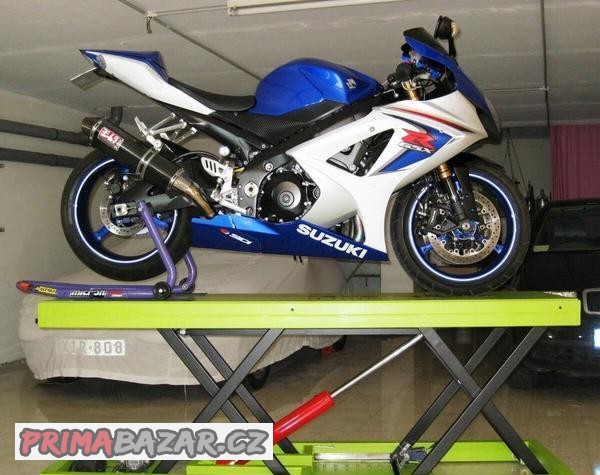 hydraulicky-zvedak-na-motorky-planek