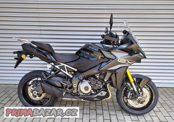 suzuki-gsx-s-1000-gx-cerna