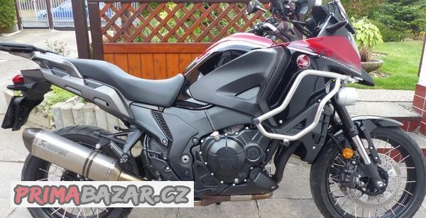 vyfuk-akrapovic-na-honda-vfr-1200x