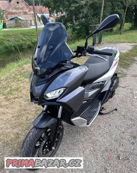 skutr-aprilia-sr-gt-125