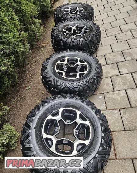 kola-can-am-outlander-v-pneu