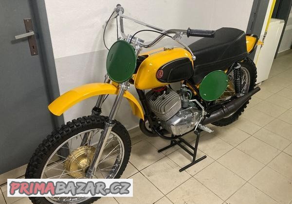 cz-250-typ-980-3-yellow-tank