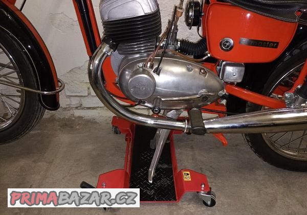 manipulator-pod-motorku